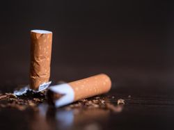 Dokter Paru Ungkap Tanda Tubuh Kecanduan Rokok, Tak Melulu Mulut Asam
