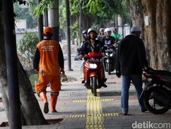 Dear Pemotor, Nekat Lewat Trotoar Setengah Juta Bakal Melayang