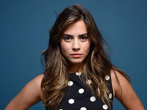 Profil Lorenza Izzo yang Mencuri Perhatian di Film Knock Knock