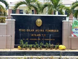Selingkuh dan Ekonomi Bikin 1.633 Wanita di Ponorogo Sandang Status Janda Selingkuh dan Ekonomi Bikin 1.633 Wanita di Ponorogo Sandang Status Janda