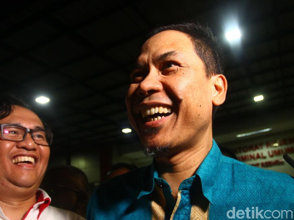 Munarman Tertawa Saat Diberi Saran Saksi Istikamah ke Khilafah