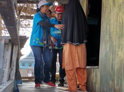 Telkom Serahkan Bantuan Pustaka Digital hingga Elektrifikasi di NTT