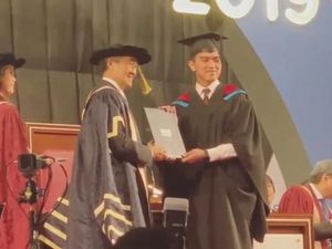 Wisuda Kaesang Dihadiri Presiden dan Menteri Pendidikan Singapura Wisuda Kaesang Dihadiri Presiden dan Menteri Pendidikan Singapura