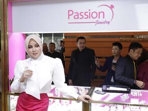 Hijrah, Olla Ramlan Lebih Enjoy Berbisnis daripada Jadi Artis Hijrah, Olla Ramlan Lebih Enjoy Berbisnis daripada Jadi Artis