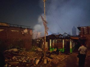 Kebakaran 20 Rumah di Cawang Jaktim Diduga Dipicu Gas Bocor