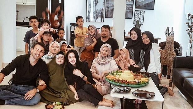 Roy Geurts saat bertemu dengan keluarga Cita Citata