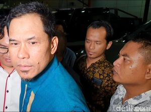 Pengacara Ungkap Kondisi Munarman: Sehat tapi Agak Kurus Pengacara Ungkap Kondisi Munarman: Sehat tapi Agak Kurus