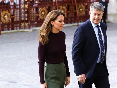 Foto: Gaya Kate Middleton ke Museum, Pakai Baju Rp 700 Ribuan