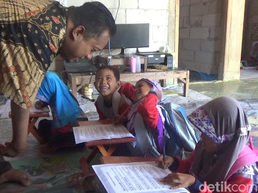 Menyapa Joko Murtanto, Difabel Pendiri PAUD untuk Kalangan Miskin Menyapa Joko Murtanto, Difabel Pendiri PAUD untuk Kalangan Miskin