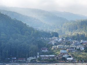 Saling Berdampingan Saling Berdampingan