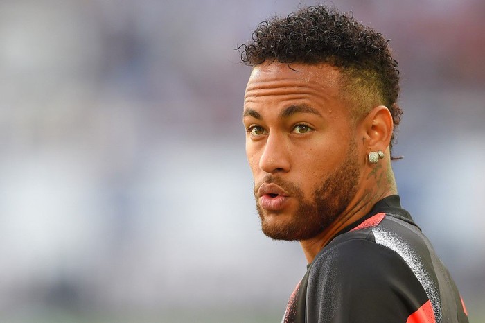 Paris Saint-Germains Brazilian forward Neymar is seen ahead of the French L1 football match between Girondins de Bordeaux and Paris Saint-Germain (PSG) on September 28, 2019 in Bordeaux. (Photo by NICOLAS TUCAT / AFP)