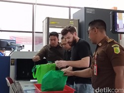 Bule yang Tendang Kungfu Pemotor Ditahan di Lapas Kerobokan