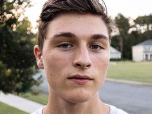 Bantu Wanita Tidur Lebih Cepat, Remaja Ganteng Ini Jadi Jutawan