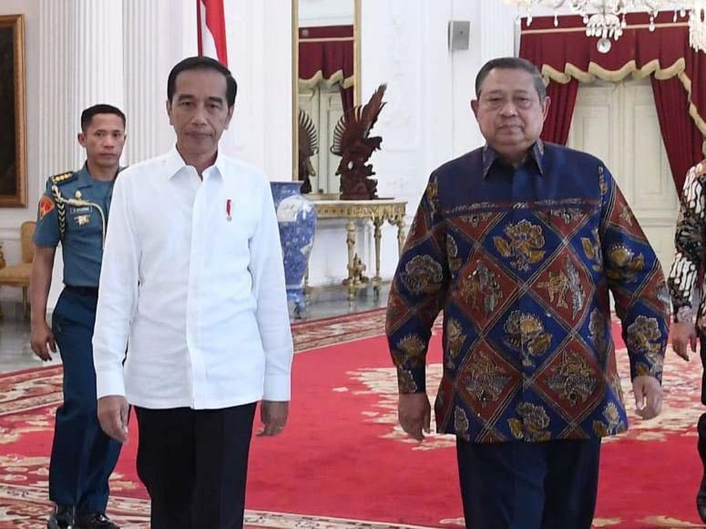 Manuver PD: Serang Prabowo Sambil Klaim Bersatu dengan Jokowi Manuver PD: Serang Prabowo Sambil Klaim Bersatu dengan Jokowi
