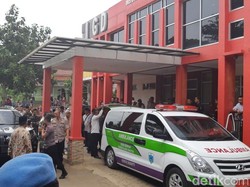 Wiranto Dibawa ke RSPAD Jakarta dengan Helikopter