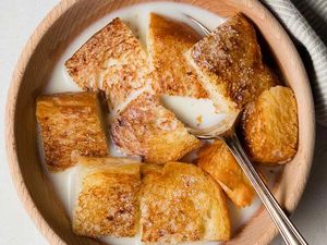 Bosan Roti Panggang? Bikin Saja Milk Toast yang Gampang Ini