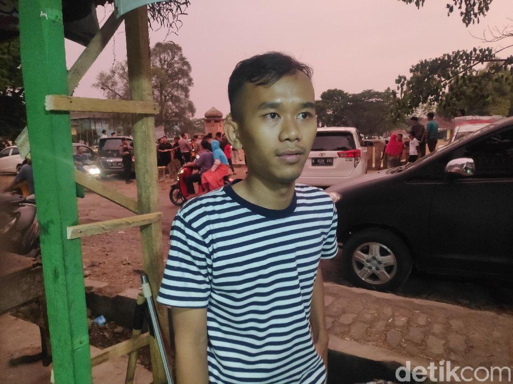 Kesaksian Warga: Abu Rara Tusuk Wiranto, Yang Perempuan Kejar Polisi Kesaksian Warga: Abu Rara Tusuk Wiranto, Yang Perempuan Kejar Polisi