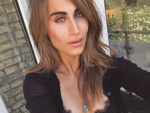 Model Transgender yang Pertama Kali Tampil di Iklan Victorias Secret