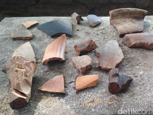 Serpihan Gerabah Era Majapahit Ditemukan di Candi Gedog Blitar