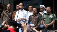 Momen Presiden Jokowi Besuk Wiranto di RSPAD Gatsu