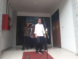 Jokowi Minta Kapolri Usut Tuntas Jaringan Teroris Penusuk Wiranto