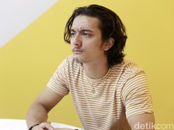 Saking Gantengnya, Bryan Domani sampai Pernah Dicium Ibu-ibu