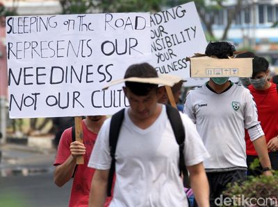Pencari Suaka Aksi Long March ke Kebon Sirih