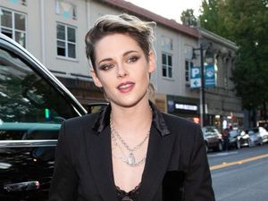 Kristen Stewart Bicara soal Robert Pattinson dan Penyuka Sesama Jenis
