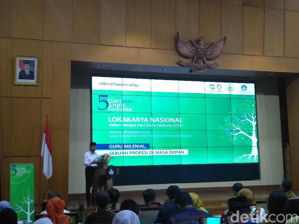 Hari Guru Internasional, Muhadjir Bicara Mimpinya Perbaiki Profesi Guru Hari Guru Internasional, Muhadjir Bicara Mimpinya Perbaiki Profesi Guru