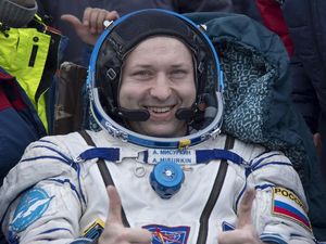 Astronot Rusia Mengenang Asyiknya Main Bulutangkis di Luar Angkasa