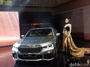 Sedan Mewah Terbaru dari Jerman Mengaspal di Indonesia Sedan Mewah Terbaru dari Jerman Mengaspal di Indonesia