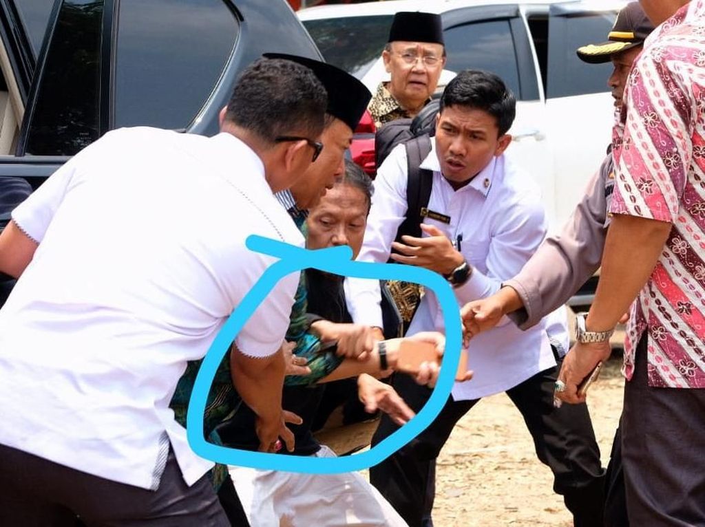 Wiranto Diserang, Ini Pertolongan Pertama untuk Korban Luka Tusuk Wiranto Diserang, Ini Pertolongan Pertama untuk Korban Luka Tusuk