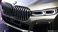 Tampang Keren Sedan Termewah BMW