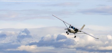 Langgar Aturan Lintas Udara, Pilot Remaja Ditahan