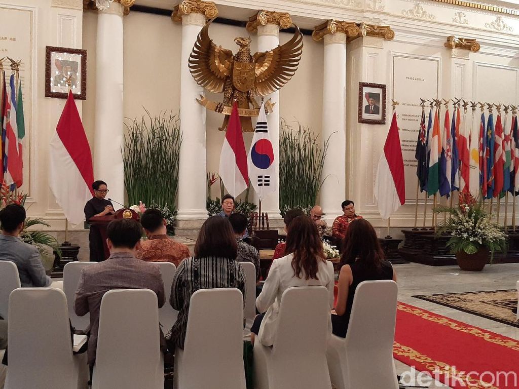 Buka Dialog Generasi Muda RI-Korsel, Menlu Bicara Tantangan Abad 21 Buka Dialog Generasi Muda RI-Korsel, Menlu Bicara Tantangan Abad 21