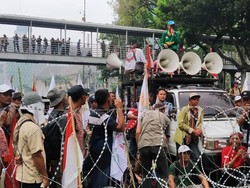 Janji Tak Buat Onar di Istana, Massa Petani Minta Kawat Berduri Dibuka