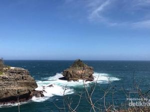 Terpana oleh Pantai Srau dan Klayar