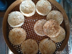 Jangan Tinggalkan Jogja Sebelum Ngemil Kue Kelapa Jadul Ini