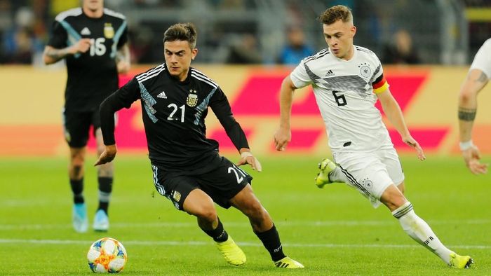 Laga Jerman vs Argentina selesai 2-2 (Foto: Leon Kuegeler/Reuters) Laga Jerman vs Argentina selesai 2-2 (Foto: Leon Kuegeler/Reuters)