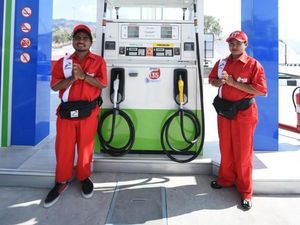 Distribusi Panjang BBM Satu Harga ke Papua: Diangkut Kapal-Mobil-Pesawat