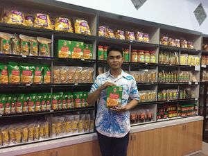 Kisah Korban Tsunami Palu, Bertahan Hidup dengan WhatsApp