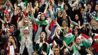 Kemajuan! Iran Akhirnya Izinkan Perempuan Nonton Bola di Stadion