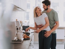 Ramalan Zodiak Cinta 12 Oktober: Gemini Sikapnya Hangat, Libra Bahagia