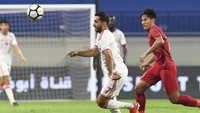 Indonesia kembali kebobolan pada menit ke-72. Ali Mabkhout mencetak hat-trick usai memanfaatkan sebuah umpan terobosan. Lolos dari jebakat offside, Ali Mabkhout tinggal berhadapan satu lawan satu dengan Wawan dan mampu melewati kiper Indonesia itu. Dok. AFP.