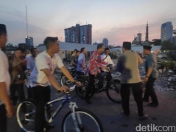 Naik Sepeda, Anies Hadiri Doa Bersama TNI-Polri untuk Indonesia