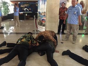 Ini Adegan Pengawal Luhut Latihan Pengamanan