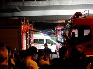 Jalan Layang Ambruk dan Timpa Mobil di China, 3 Orang Tewas