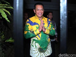 Pimpinan MPR Datangi Rumah Prabowo di Kertanegara Pimpinan MPR Datangi Rumah Prabowo di Kertanegara