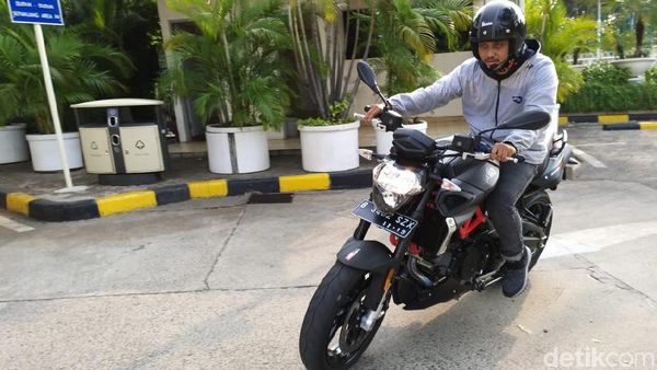 Sensasi Ngegas Moge Seharga Fortuner