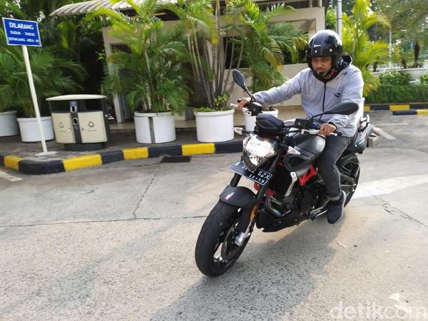 Sensasi Ngegas Moge Seharga Fortuner